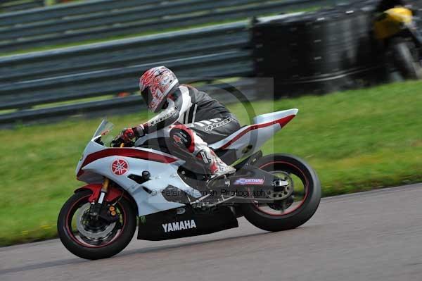 Motorcycle action photographs;Rockingham;Rockingham photographs;event digital images;eventdigitalimages;no limits trackday;peter wileman photography;rockingham corby northamptonshire;trackday;trackday digital images;trackday photos