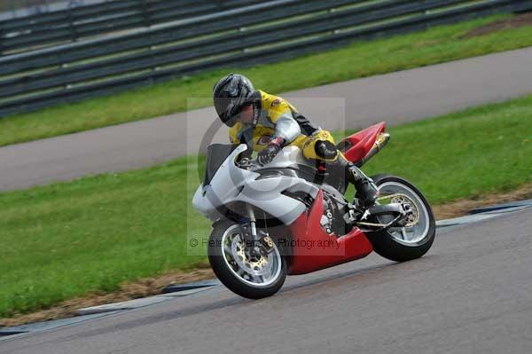 Motorcycle action photographs;Rockingham;Rockingham photographs;event digital images;eventdigitalimages;no limits trackday;peter wileman photography;rockingham corby northamptonshire;trackday;trackday digital images;trackday photos