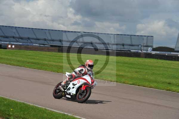 Motorcycle action photographs;Rockingham;Rockingham photographs;event digital images;eventdigitalimages;no limits trackday;peter wileman photography;rockingham corby northamptonshire;trackday;trackday digital images;trackday photos