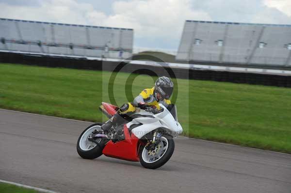 Motorcycle action photographs;Rockingham;Rockingham photographs;event digital images;eventdigitalimages;no limits trackday;peter wileman photography;rockingham corby northamptonshire;trackday;trackday digital images;trackday photos