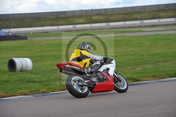 Motorcycle action photographs;Rockingham;Rockingham photographs;event digital images;eventdigitalimages;no limits trackday;peter wileman photography;rockingham corby northamptonshire;trackday;trackday digital images;trackday photos