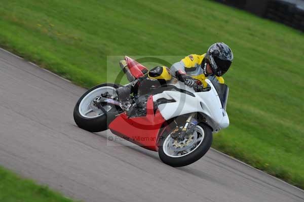 Motorcycle action photographs;Rockingham;Rockingham photographs;event digital images;eventdigitalimages;no limits trackday;peter wileman photography;rockingham corby northamptonshire;trackday;trackday digital images;trackday photos
