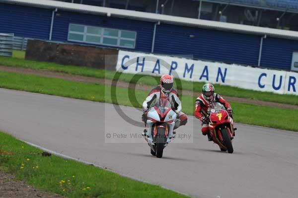 Motorcycle action photographs;Rockingham;Rockingham photographs;event digital images;eventdigitalimages;no limits trackday;peter wileman photography;rockingham corby northamptonshire;trackday;trackday digital images;trackday photos
