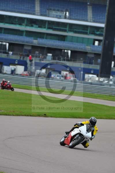 Motorcycle action photographs;Rockingham;Rockingham photographs;event digital images;eventdigitalimages;no limits trackday;peter wileman photography;rockingham corby northamptonshire;trackday;trackday digital images;trackday photos