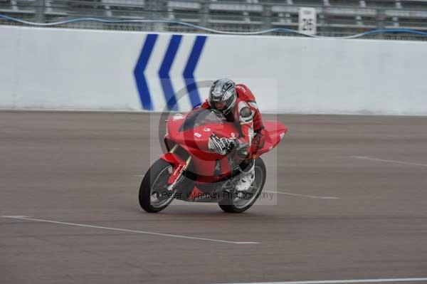 Motorcycle action photographs;Rockingham;Rockingham photographs;event digital images;eventdigitalimages;no limits trackday;peter wileman photography;rockingham corby northamptonshire;trackday;trackday digital images;trackday photos