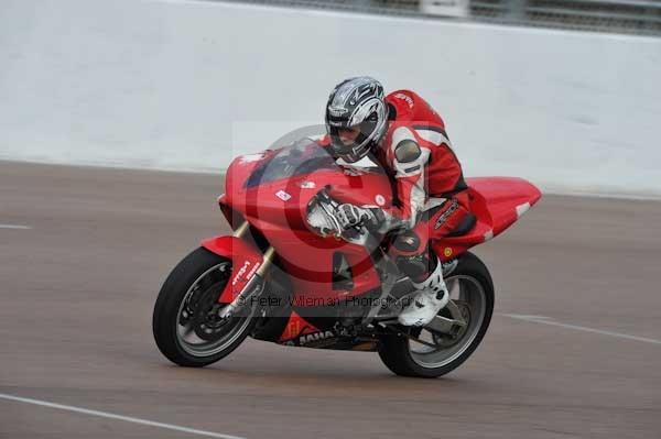 Motorcycle action photographs;Rockingham;Rockingham photographs;event digital images;eventdigitalimages;no limits trackday;peter wileman photography;rockingham corby northamptonshire;trackday;trackday digital images;trackday photos
