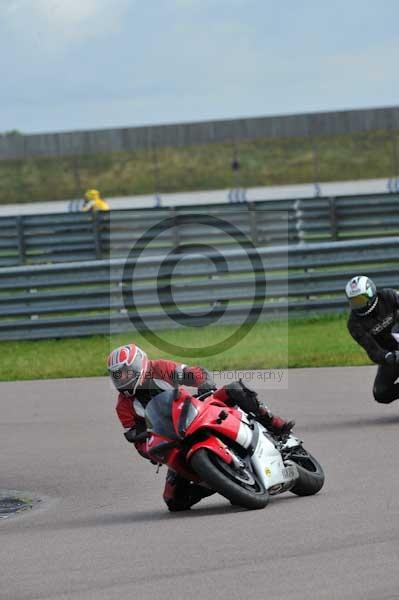 Motorcycle action photographs;Rockingham;Rockingham photographs;event digital images;eventdigitalimages;no limits trackday;peter wileman photography;rockingham corby northamptonshire;trackday;trackday digital images;trackday photos