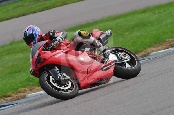 Motorcycle action photographs;Rockingham;Rockingham photographs;event digital images;eventdigitalimages;no limits trackday;peter wileman photography;rockingham corby northamptonshire;trackday;trackday digital images;trackday photos