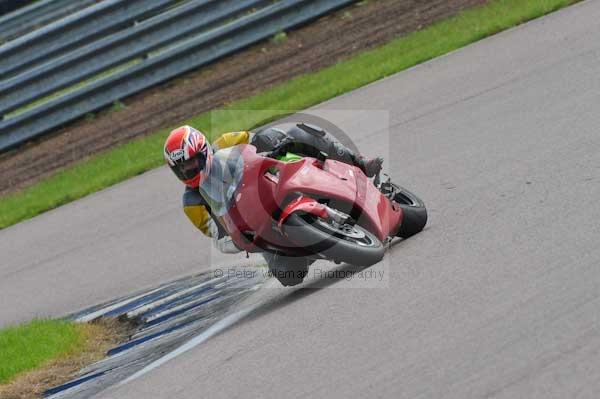 Motorcycle action photographs;Rockingham;Rockingham photographs;event digital images;eventdigitalimages;no limits trackday;peter wileman photography;rockingham corby northamptonshire;trackday;trackday digital images;trackday photos