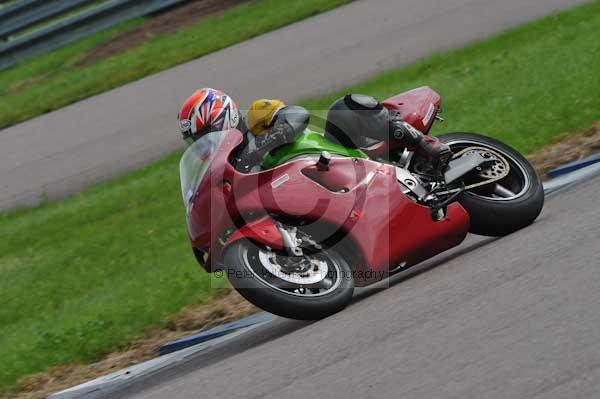 Motorcycle action photographs;Rockingham;Rockingham photographs;event digital images;eventdigitalimages;no limits trackday;peter wileman photography;rockingham corby northamptonshire;trackday;trackday digital images;trackday photos