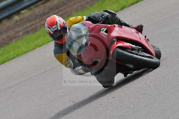 Motorcycle action photographs;Rockingham;Rockingham photographs;event digital images;eventdigitalimages;no limits trackday;peter wileman photography;rockingham corby northamptonshire;trackday;trackday digital images;trackday photos