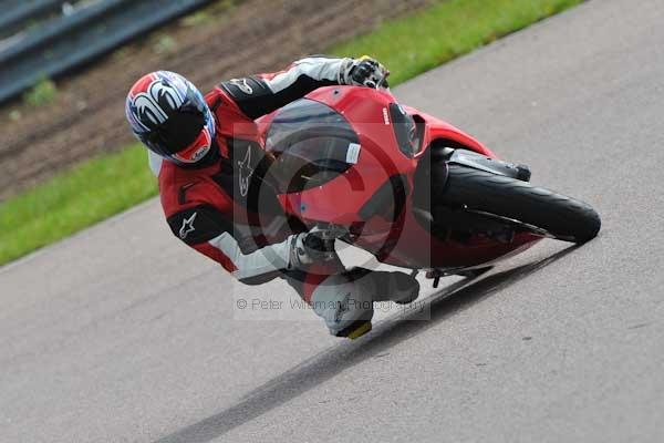 Motorcycle action photographs;Rockingham;Rockingham photographs;event digital images;eventdigitalimages;no limits trackday;peter wileman photography;rockingham corby northamptonshire;trackday;trackday digital images;trackday photos