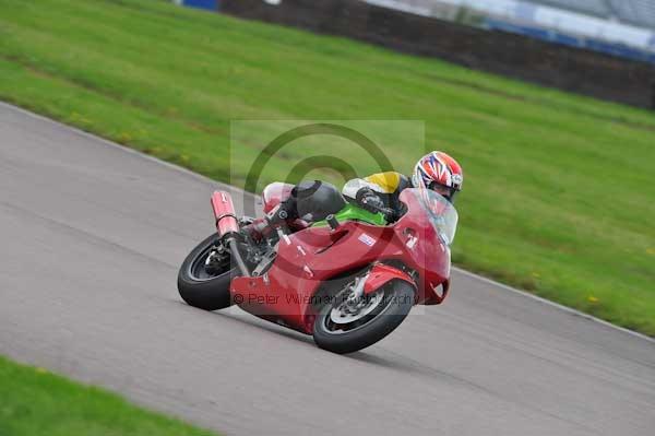 Motorcycle action photographs;Rockingham;Rockingham photographs;event digital images;eventdigitalimages;no limits trackday;peter wileman photography;rockingham corby northamptonshire;trackday;trackday digital images;trackday photos