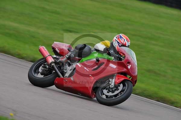 Motorcycle action photographs;Rockingham;Rockingham photographs;event digital images;eventdigitalimages;no limits trackday;peter wileman photography;rockingham corby northamptonshire;trackday;trackday digital images;trackday photos