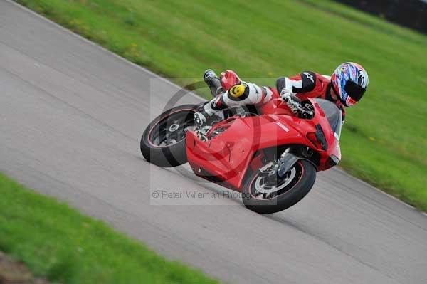 Motorcycle action photographs;Rockingham;Rockingham photographs;event digital images;eventdigitalimages;no limits trackday;peter wileman photography;rockingham corby northamptonshire;trackday;trackday digital images;trackday photos