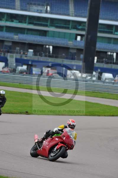 Motorcycle action photographs;Rockingham;Rockingham photographs;event digital images;eventdigitalimages;no limits trackday;peter wileman photography;rockingham corby northamptonshire;trackday;trackday digital images;trackday photos