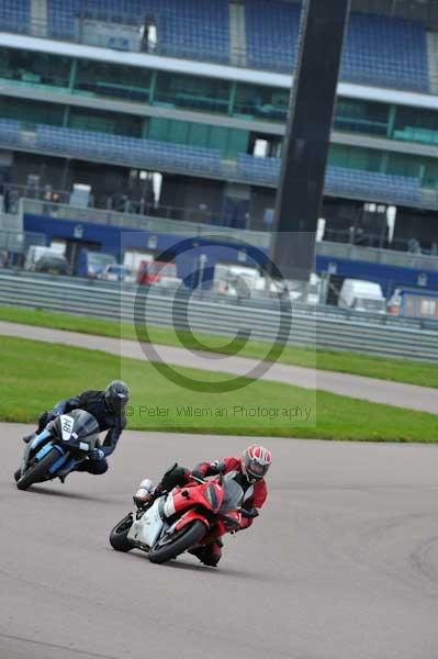 Motorcycle action photographs;Rockingham;Rockingham photographs;event digital images;eventdigitalimages;no limits trackday;peter wileman photography;rockingham corby northamptonshire;trackday;trackday digital images;trackday photos
