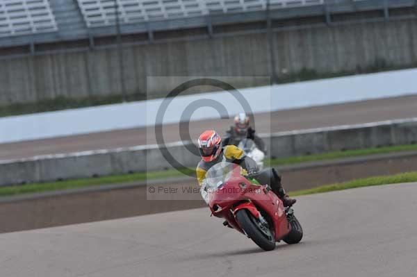 Motorcycle action photographs;Rockingham;Rockingham photographs;event digital images;eventdigitalimages;no limits trackday;peter wileman photography;rockingham corby northamptonshire;trackday;trackday digital images;trackday photos