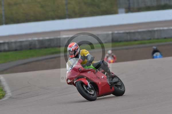 Motorcycle action photographs;Rockingham;Rockingham photographs;event digital images;eventdigitalimages;no limits trackday;peter wileman photography;rockingham corby northamptonshire;trackday;trackday digital images;trackday photos
