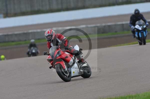 Motorcycle action photographs;Rockingham;Rockingham photographs;event digital images;eventdigitalimages;no limits trackday;peter wileman photography;rockingham corby northamptonshire;trackday;trackday digital images;trackday photos