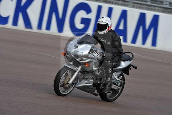 Motorcycle action photographs;Rockingham;Rockingham photographs;event digital images;eventdigitalimages;no limits trackday;peter wileman photography;rockingham corby northamptonshire;trackday;trackday digital images;trackday photos