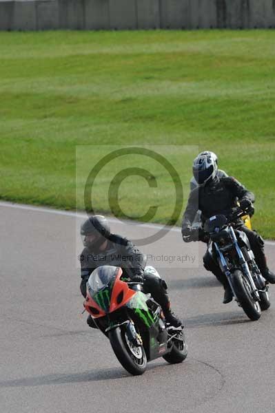 Motorcycle action photographs;Rockingham;Rockingham photographs;event digital images;eventdigitalimages;no limits trackday;peter wileman photography;rockingham corby northamptonshire;trackday;trackday digital images;trackday photos
