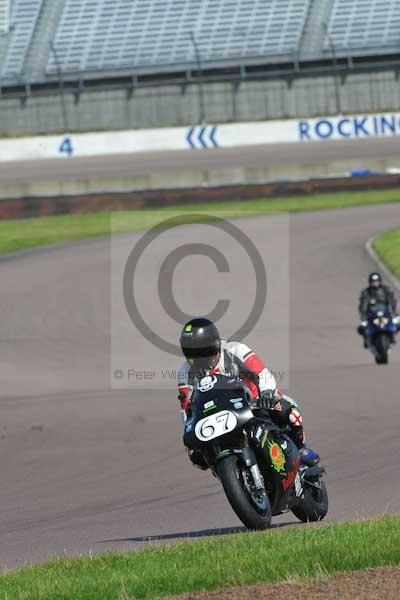 Motorcycle action photographs;Rockingham;Rockingham photographs;event digital images;eventdigitalimages;no limits trackday;peter wileman photography;rockingham corby northamptonshire;trackday;trackday digital images;trackday photos