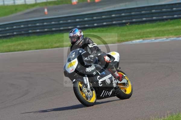 Motorcycle action photographs;Rockingham;Rockingham photographs;event digital images;eventdigitalimages;no limits trackday;peter wileman photography;rockingham corby northamptonshire;trackday;trackday digital images;trackday photos
