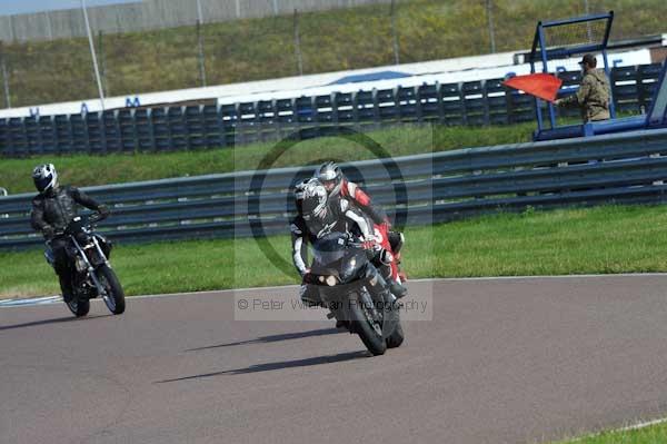 Motorcycle action photographs;Rockingham;Rockingham photographs;event digital images;eventdigitalimages;no limits trackday;peter wileman photography;rockingham corby northamptonshire;trackday;trackday digital images;trackday photos