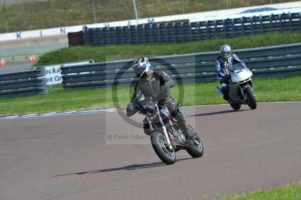 Motorcycle action photographs;Rockingham;Rockingham photographs;event digital images;eventdigitalimages;no limits trackday;peter wileman photography;rockingham corby northamptonshire;trackday;trackday digital images;trackday photos