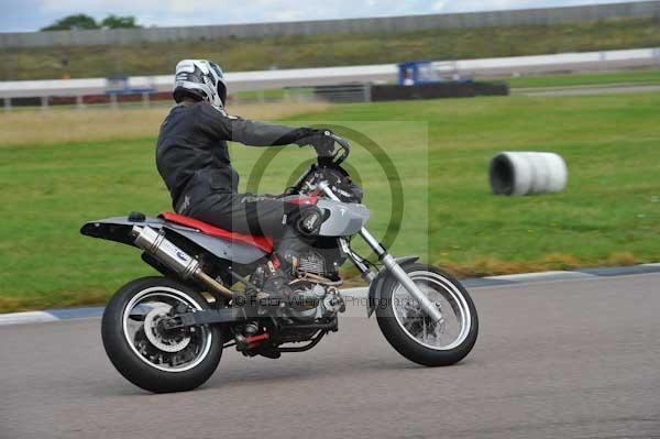 Motorcycle action photographs;Rockingham;Rockingham photographs;event digital images;eventdigitalimages;no limits trackday;peter wileman photography;rockingham corby northamptonshire;trackday;trackday digital images;trackday photos