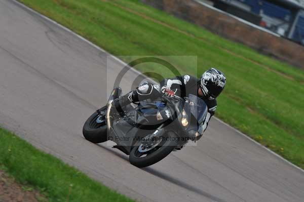 Motorcycle action photographs;Rockingham;Rockingham photographs;event digital images;eventdigitalimages;no limits trackday;peter wileman photography;rockingham corby northamptonshire;trackday;trackday digital images;trackday photos