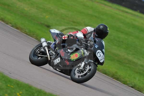 Motorcycle action photographs;Rockingham;Rockingham photographs;event digital images;eventdigitalimages;no limits trackday;peter wileman photography;rockingham corby northamptonshire;trackday;trackday digital images;trackday photos