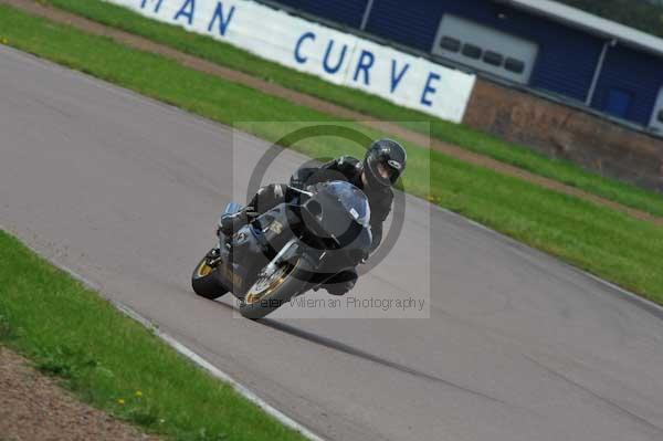 Motorcycle action photographs;Rockingham;Rockingham photographs;event digital images;eventdigitalimages;no limits trackday;peter wileman photography;rockingham corby northamptonshire;trackday;trackday digital images;trackday photos