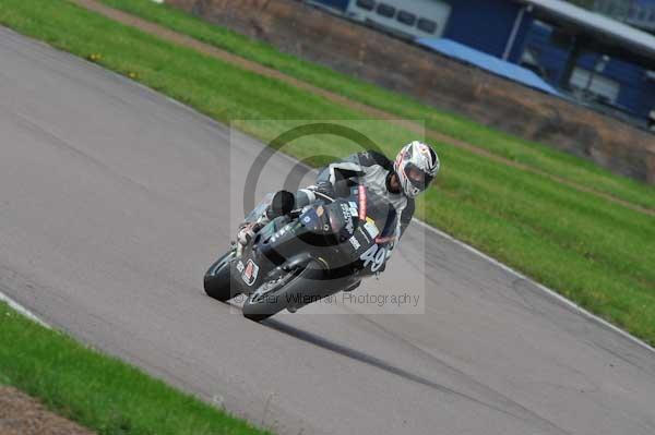 Motorcycle action photographs;Rockingham;Rockingham photographs;event digital images;eventdigitalimages;no limits trackday;peter wileman photography;rockingham corby northamptonshire;trackday;trackday digital images;trackday photos