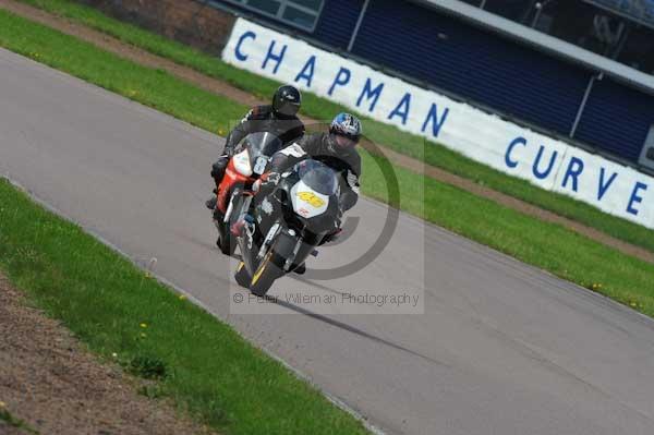 Motorcycle action photographs;Rockingham;Rockingham photographs;event digital images;eventdigitalimages;no limits trackday;peter wileman photography;rockingham corby northamptonshire;trackday;trackday digital images;trackday photos