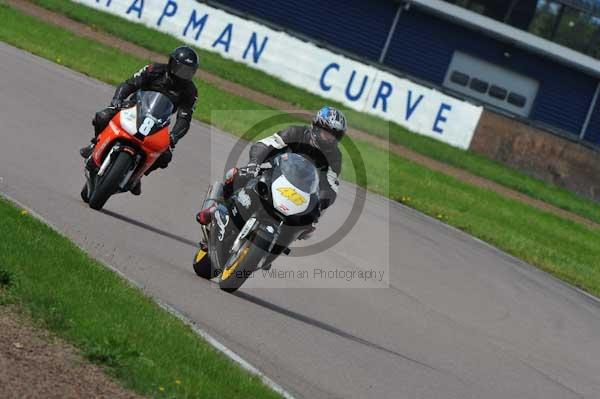 Motorcycle action photographs;Rockingham;Rockingham photographs;event digital images;eventdigitalimages;no limits trackday;peter wileman photography;rockingham corby northamptonshire;trackday;trackday digital images;trackday photos