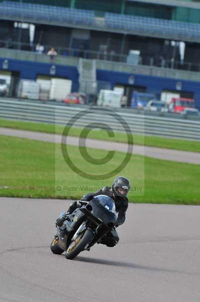 Motorcycle action photographs;Rockingham;Rockingham photographs;event digital images;eventdigitalimages;no limits trackday;peter wileman photography;rockingham corby northamptonshire;trackday;trackday digital images;trackday photos