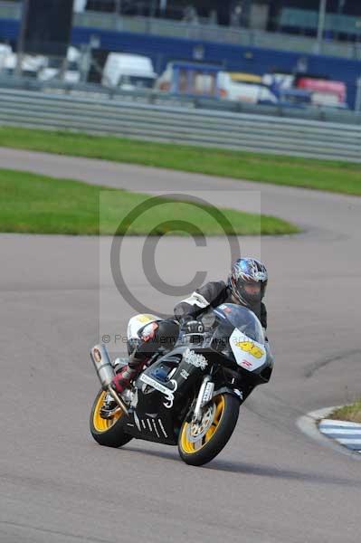 Motorcycle action photographs;Rockingham;Rockingham photographs;event digital images;eventdigitalimages;no limits trackday;peter wileman photography;rockingham corby northamptonshire;trackday;trackday digital images;trackday photos