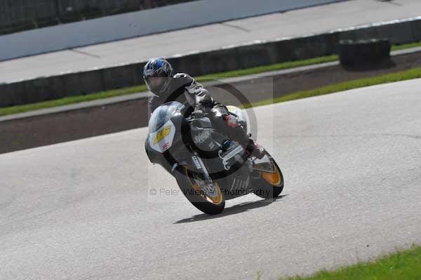 Motorcycle action photographs;Rockingham;Rockingham photographs;event digital images;eventdigitalimages;no limits trackday;peter wileman photography;rockingham corby northamptonshire;trackday;trackday digital images;trackday photos