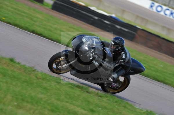 Motorcycle action photographs;Rockingham;Rockingham photographs;event digital images;eventdigitalimages;no limits trackday;peter wileman photography;rockingham corby northamptonshire;trackday;trackday digital images;trackday photos
