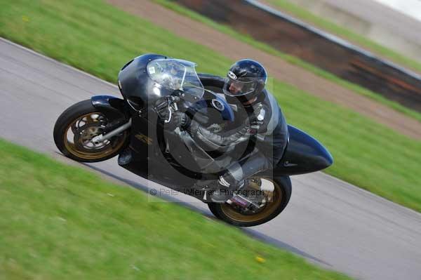 Motorcycle action photographs;Rockingham;Rockingham photographs;event digital images;eventdigitalimages;no limits trackday;peter wileman photography;rockingham corby northamptonshire;trackday;trackday digital images;trackday photos
