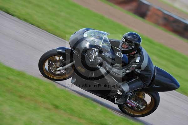 Motorcycle action photographs;Rockingham;Rockingham photographs;event digital images;eventdigitalimages;no limits trackday;peter wileman photography;rockingham corby northamptonshire;trackday;trackday digital images;trackday photos