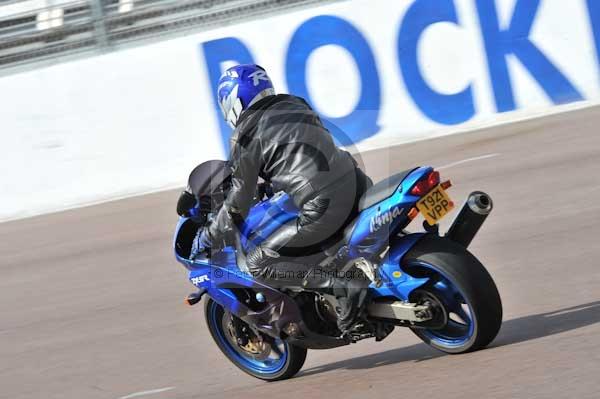 Motorcycle action photographs;Rockingham;Rockingham photographs;event digital images;eventdigitalimages;no limits trackday;peter wileman photography;rockingham corby northamptonshire;trackday;trackday digital images;trackday photos