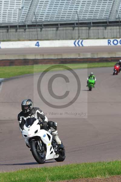 Motorcycle action photographs;Rockingham;Rockingham photographs;event digital images;eventdigitalimages;no limits trackday;peter wileman photography;rockingham corby northamptonshire;trackday;trackday digital images;trackday photos