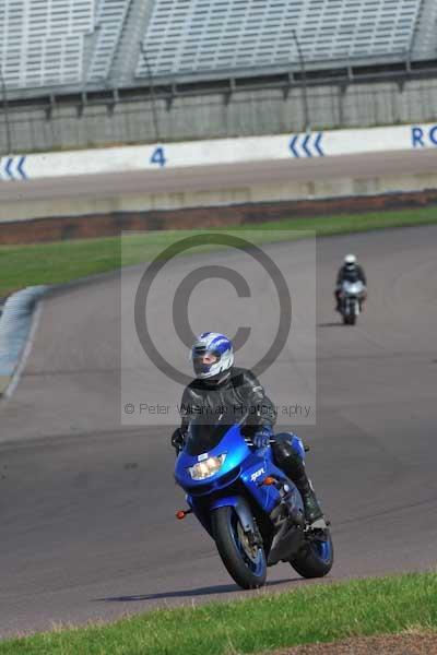 Motorcycle action photographs;Rockingham;Rockingham photographs;event digital images;eventdigitalimages;no limits trackday;peter wileman photography;rockingham corby northamptonshire;trackday;trackday digital images;trackday photos