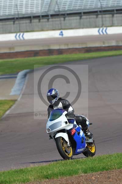 Motorcycle action photographs;Rockingham;Rockingham photographs;event digital images;eventdigitalimages;no limits trackday;peter wileman photography;rockingham corby northamptonshire;trackday;trackday digital images;trackday photos