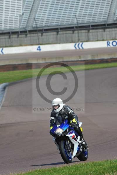 Motorcycle action photographs;Rockingham;Rockingham photographs;event digital images;eventdigitalimages;no limits trackday;peter wileman photography;rockingham corby northamptonshire;trackday;trackday digital images;trackday photos