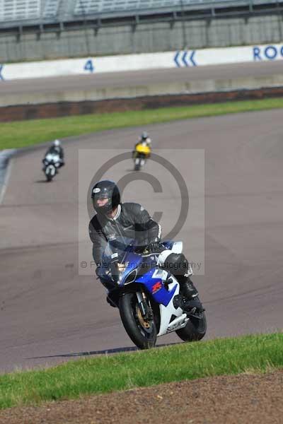 Motorcycle action photographs;Rockingham;Rockingham photographs;event digital images;eventdigitalimages;no limits trackday;peter wileman photography;rockingham corby northamptonshire;trackday;trackday digital images;trackday photos