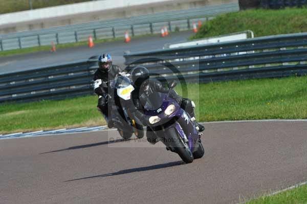 Motorcycle action photographs;Rockingham;Rockingham photographs;event digital images;eventdigitalimages;no limits trackday;peter wileman photography;rockingham corby northamptonshire;trackday;trackday digital images;trackday photos